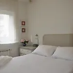 Santamaria Iv Apartamento *