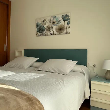 アパート Santamaria Iv ミヤドイロ